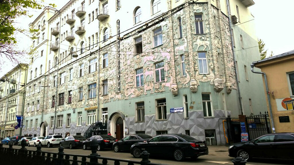 Доходный дом церкви Троицы на Грязех. архитекторы: Лев Кравецкий,Пётр Микини, Борис Топазов; художник Сергей Вашков 1908 г.