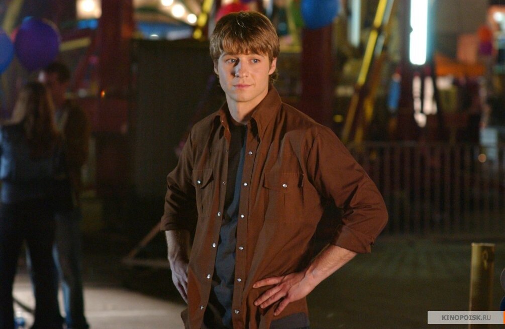 Райан Этвуд (Бенджамин Маккензи). Кадр из сериала.