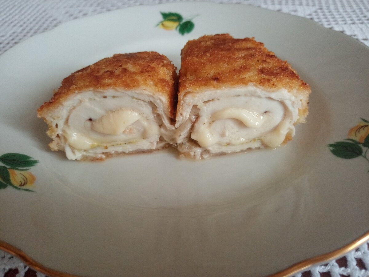 Куриные рулетики с сыром.