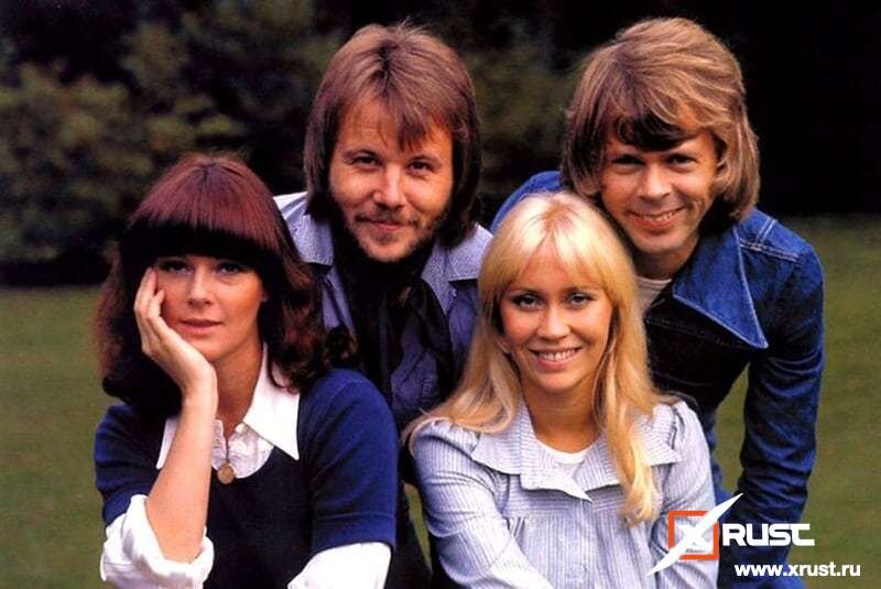   Продюсер и автор песен Бьёрн Уьлвеус легендарной шведской четвёрки в интервью CNBC пообещал, что до конца этого года будет выпущено несколько новых песен от группы ABBA.