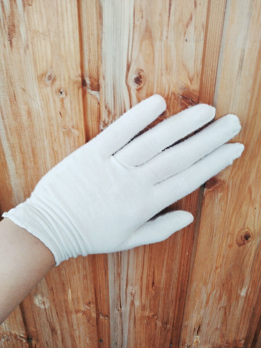 Вот какие летние перчатки сделала себе я. На творение года не претендую, но однозначно лучше резиновых.