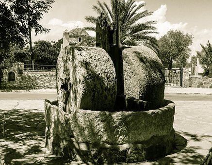 Древний каменный оливковый пресс. Фото: pixabay.com