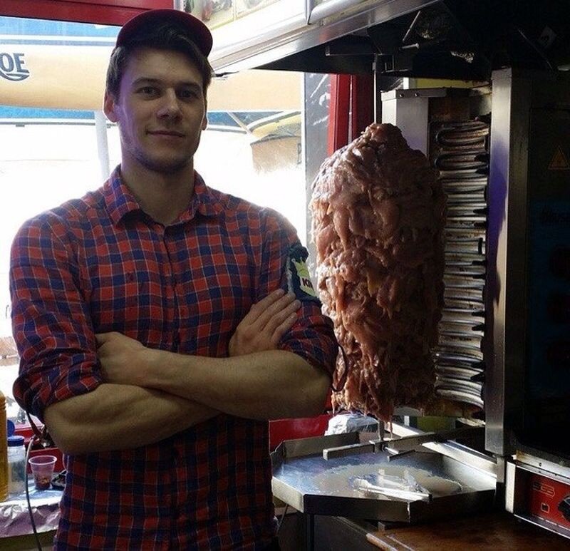 Александр "Продавец шаурмы"