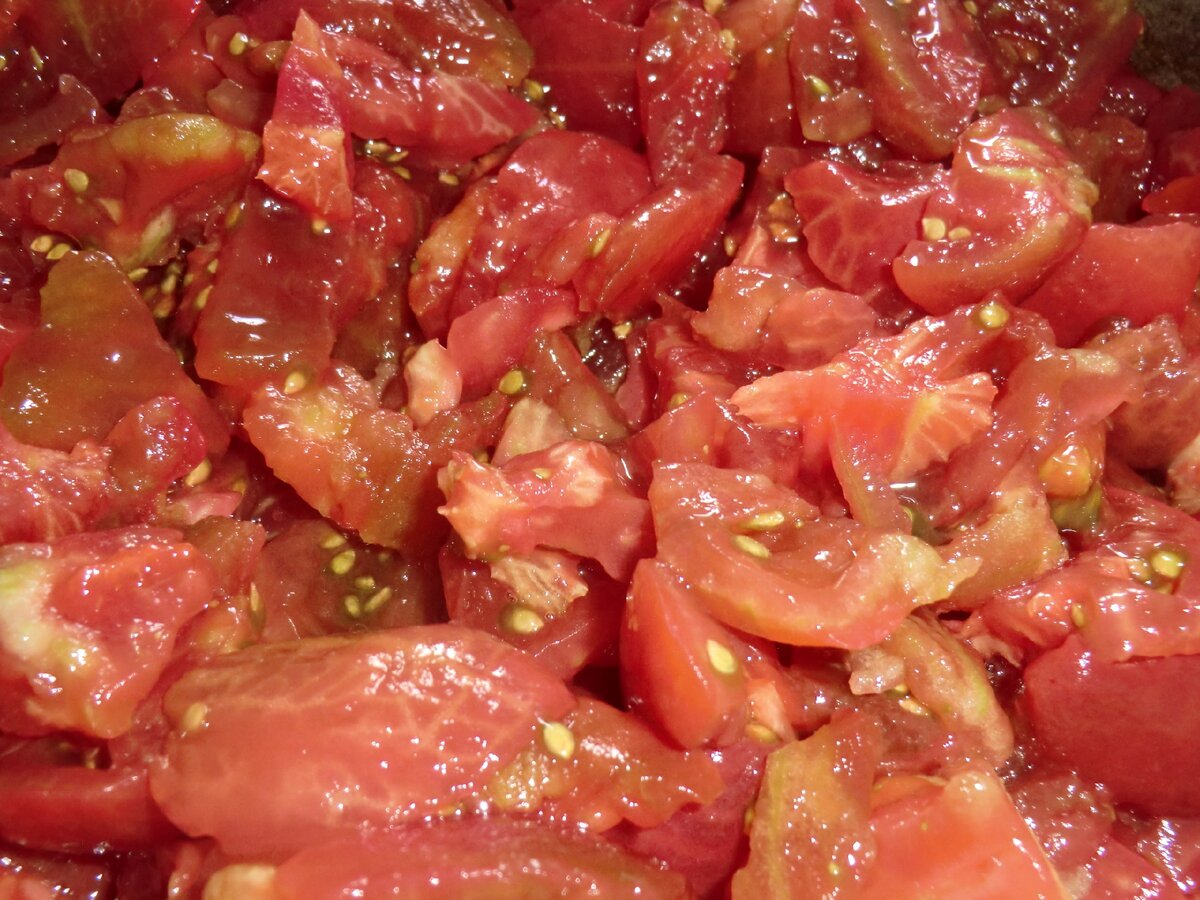 Так крошу помидоры