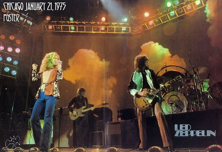 Led Zeppelin выступает на концерте в Chicago Stadium в январе 1975 года, еще до выпуска альбома "Physical Graffiti"