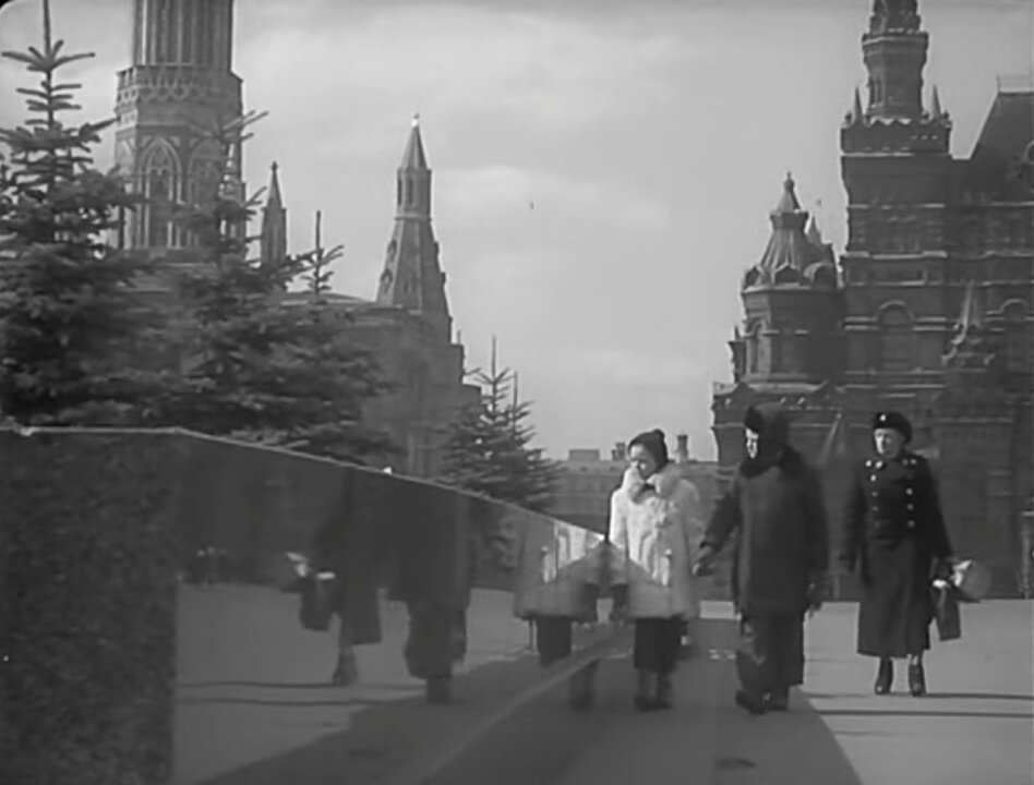 Кадр из фильма "Алёша Птицын вырабатывает характер"