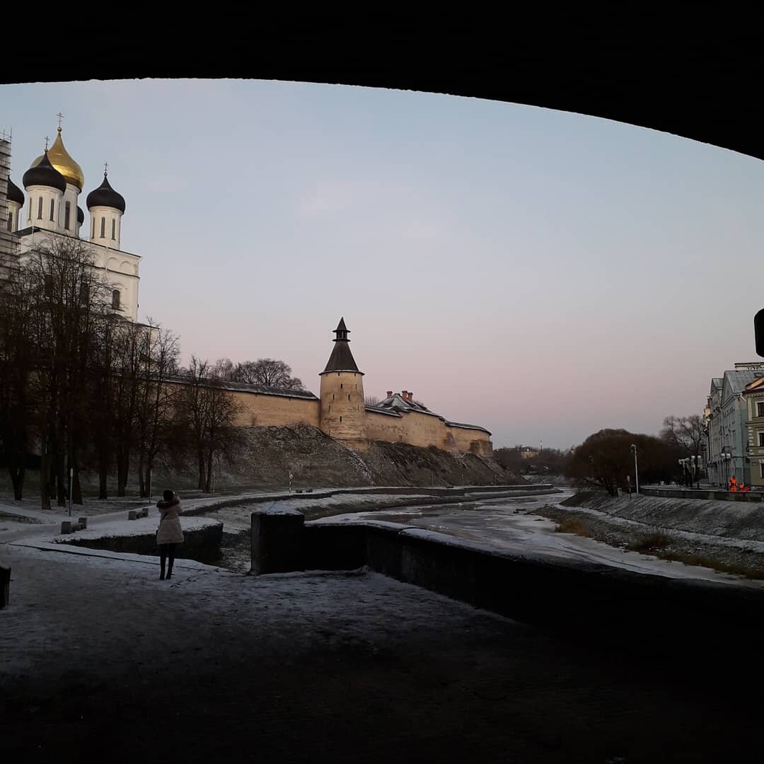 Стены Псковского Кремля (Крома)