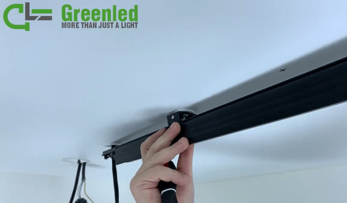 Монтаж трековых светильников на натяжной потолок без демонтажа ...