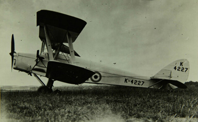 Радиоуправляемый самолет DH.82B Queen Bee