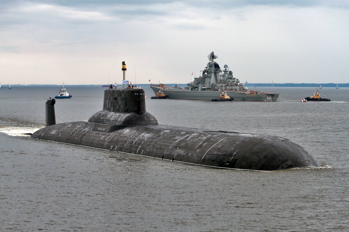 ТК-208 "Дмитрий Донской" - самая большая АПЛ в мире и ТАРК "Петр Великий". Источник: goodfon.ru