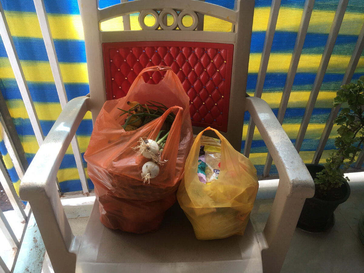 Принесла домой два тяжелых пакета, заплатив 500₽