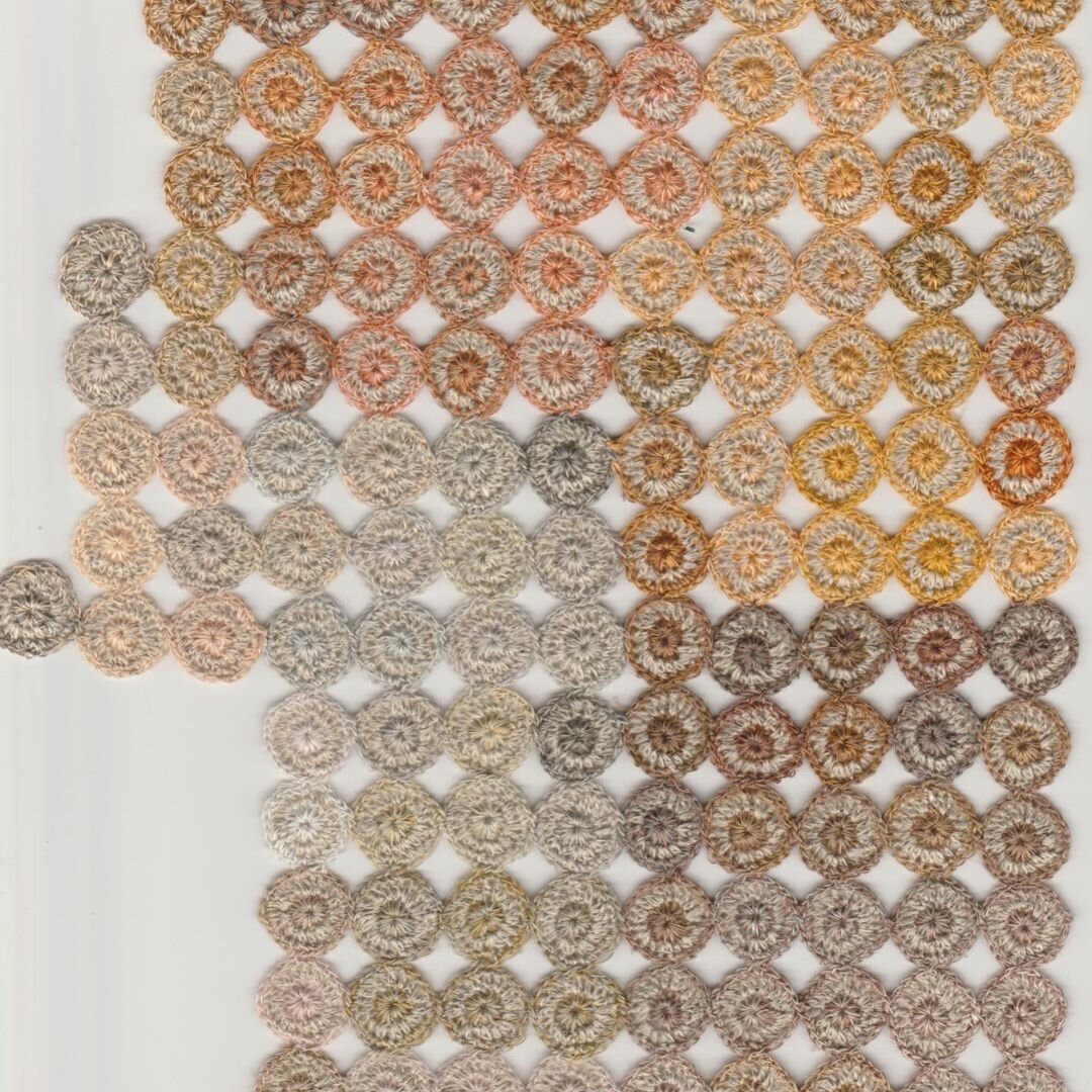 Продать шарфик, связаный крючком, за 34 000 руб. не реально? Покажу вам ...