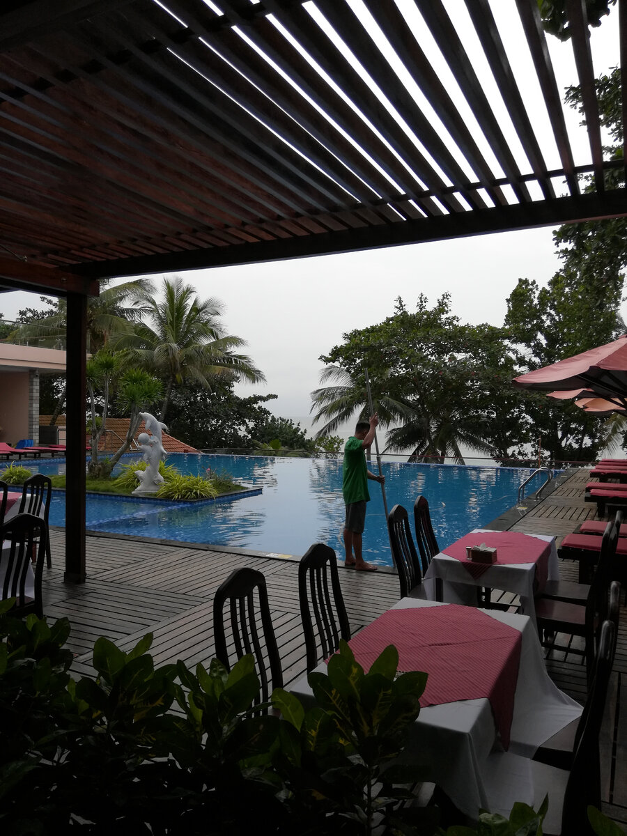 Утром кажется, что день будет дождливый, но это не так