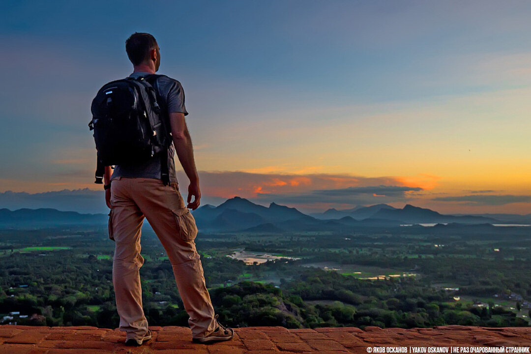 Это я за моим любимым занятием – путешествиями