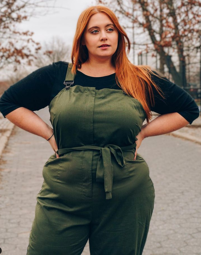 Эмили Уолден. Источник: https://www.instagram.com/nerdycurvyandthriving/
