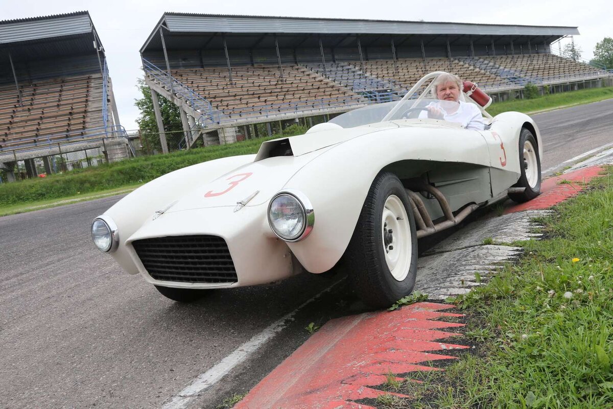 спорткар - ЗИЛ-112С