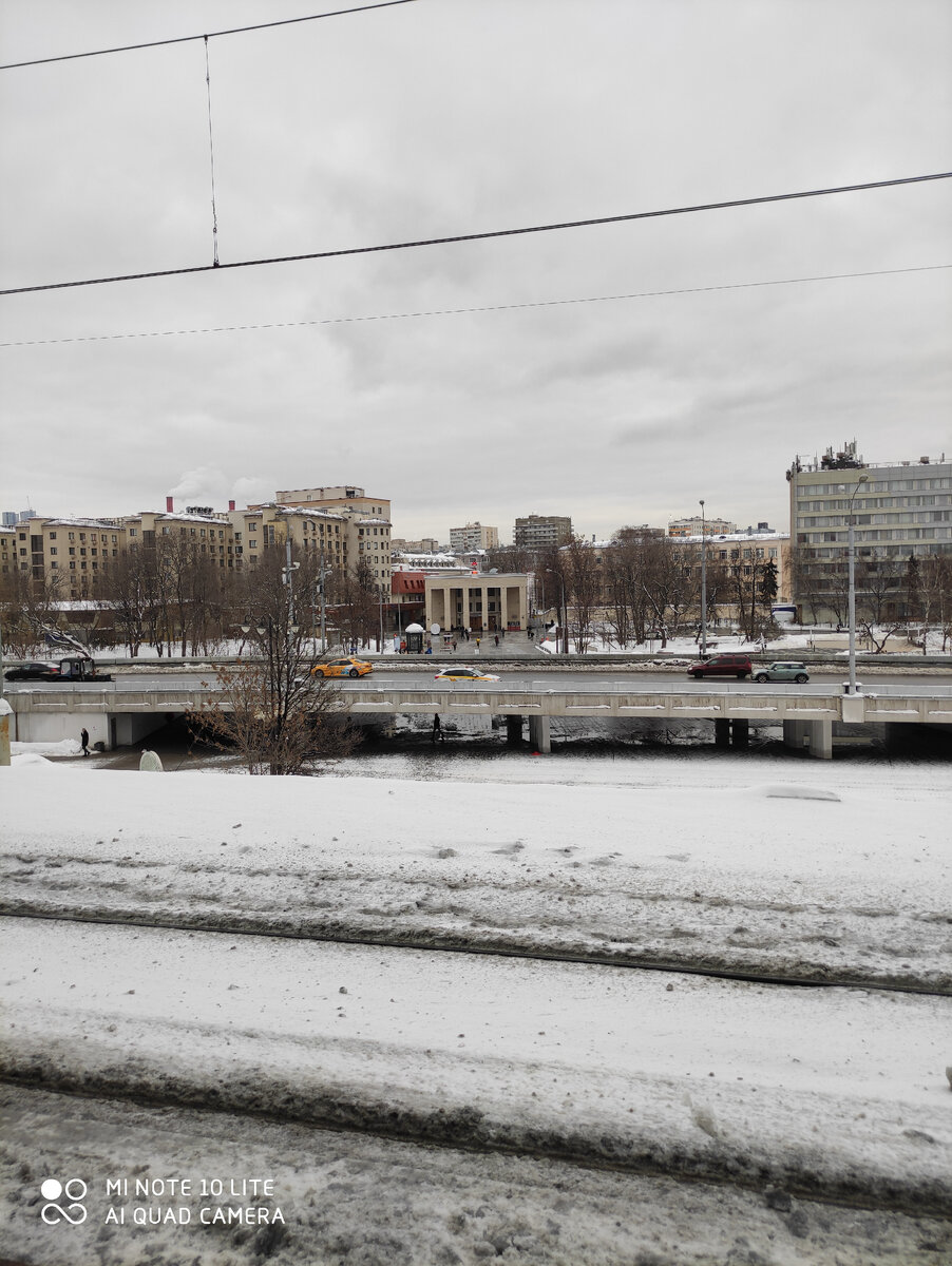 Как хорошо, что не надо ехать на метро.