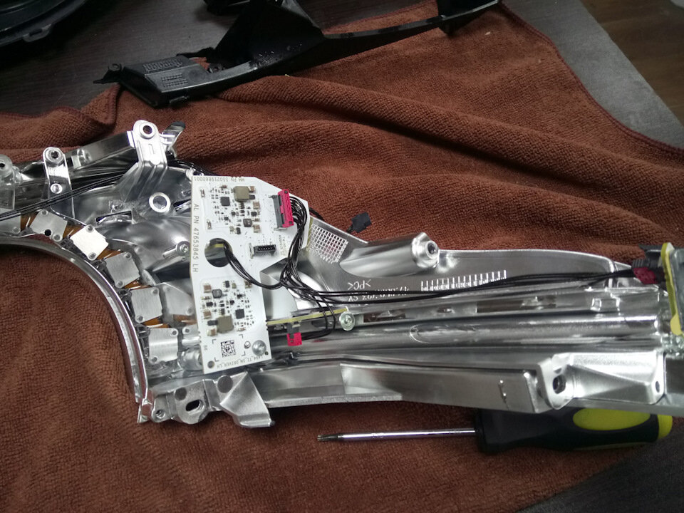 Маска фары изнутри