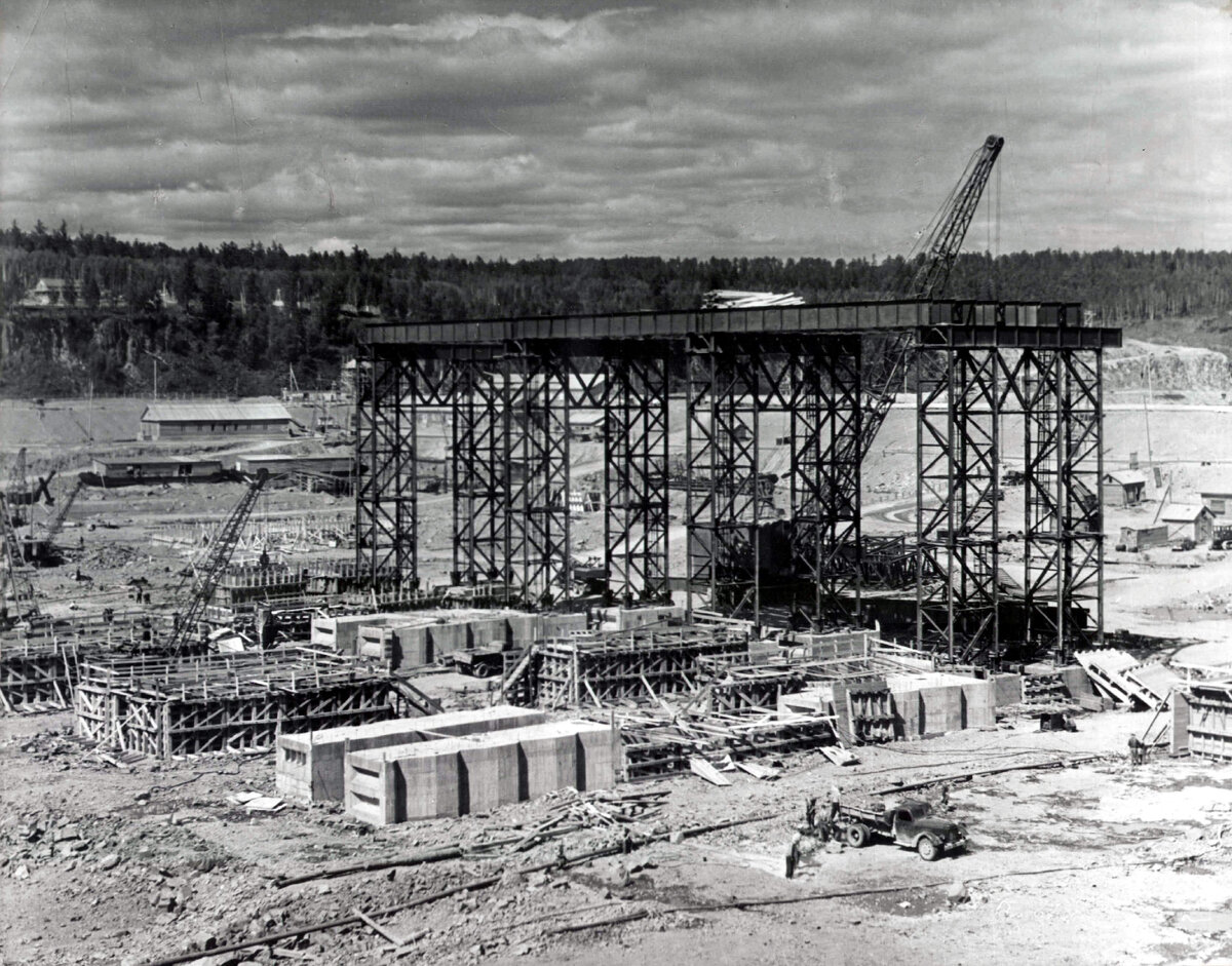 Строительство братской гэс. Стройка гэс братск. Строительство братской гэс. Братская гэс ссср. Братская гэс 1961.