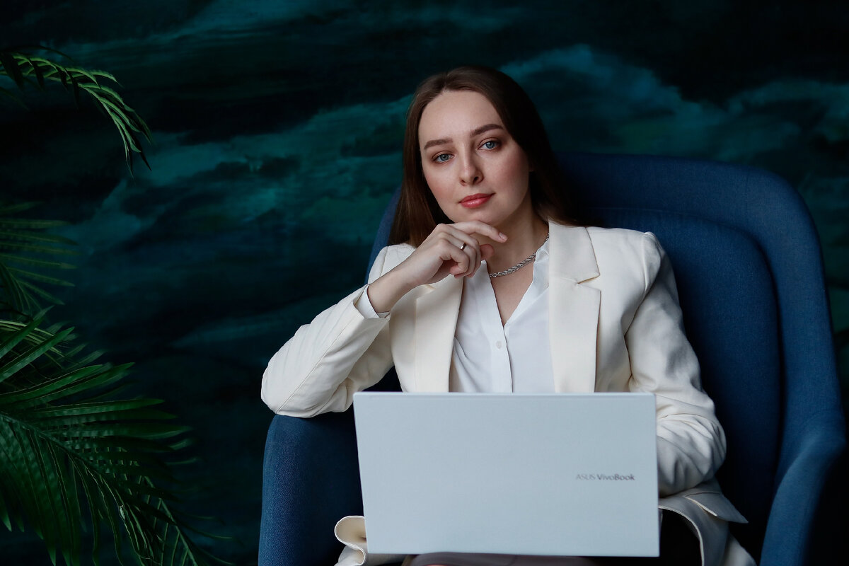 финансовый коуч. коучинг деньги. велькова. мужчина и женщина партнеры. финансовый советник.