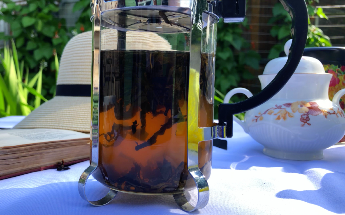 Фото автора блога. Копорский чай своими руками.