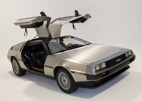 DeLorean MC-12