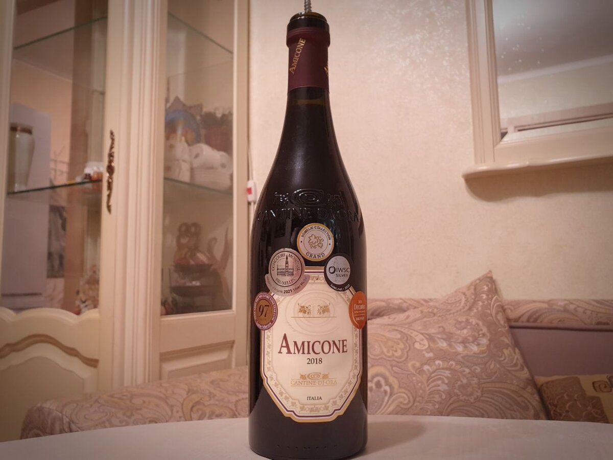 Итальянское вино Amicone Cantine di Ora 2018 года