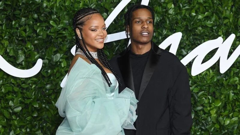    Фото: Rihanna и ASAP Rocky / Stephane Cardinale