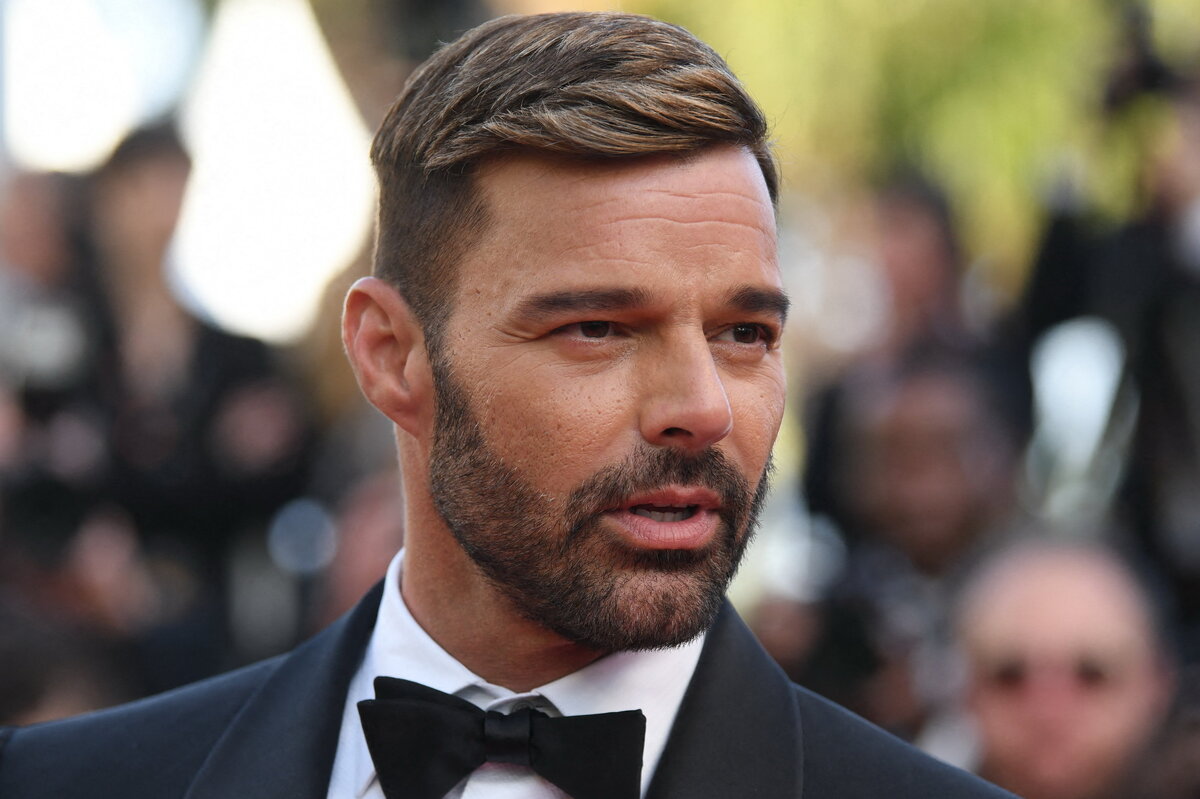     «Мой сын больше не малыш»: Рики Мартин показал 14-летнего Валентино в салоне красоты