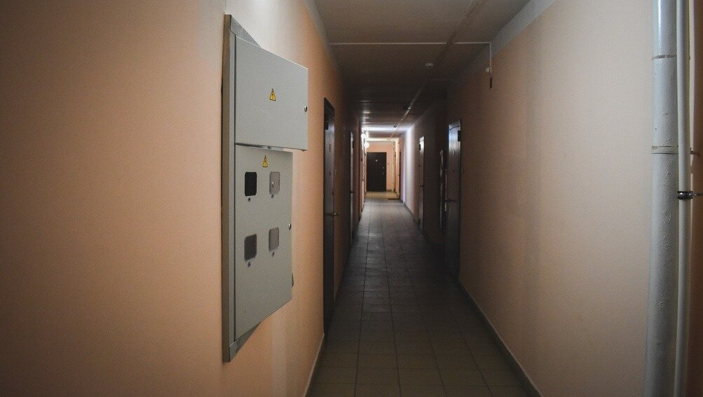     Жительница Стерлитамака пожаловалась на трупный запах из квартиры мëрвой соседки под одним из постов на официальной странице Радия Хабирова ВКонтакте.