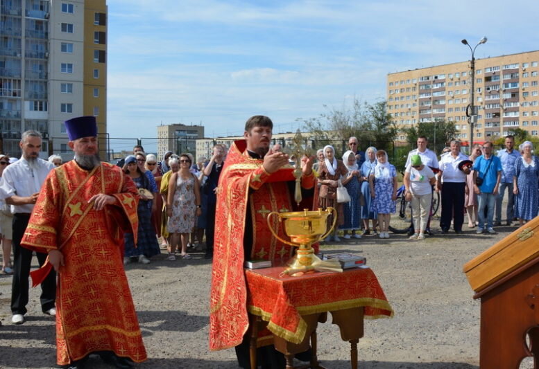    Молебен о строительстве храма (фото Никольский кафедральный собор Камышина)