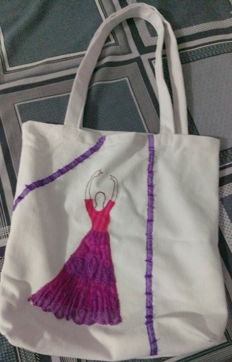 Ещё одна сумка с танцовщицей