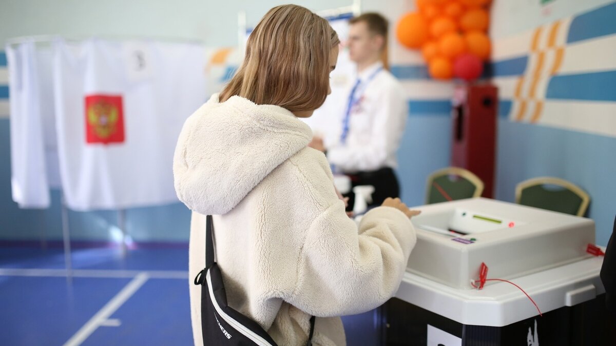     В Югре завершились выборы губернатора Тюменской области и в местные органы самоуправления. По данным на 19:30 явка составила 38,91% от общего количества избирателей. Этот показатель выше, чем на выборах 2018 года.