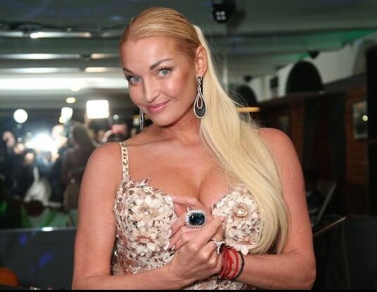 Балерина стала писательницей