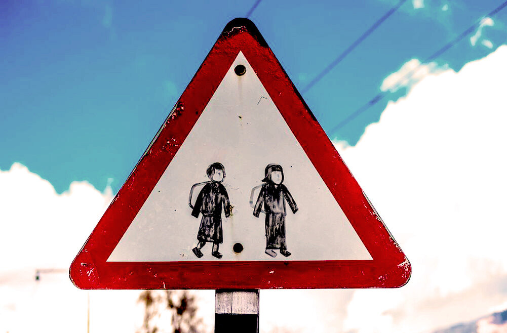 Вот такой прекрасный знак "осторожно дети"