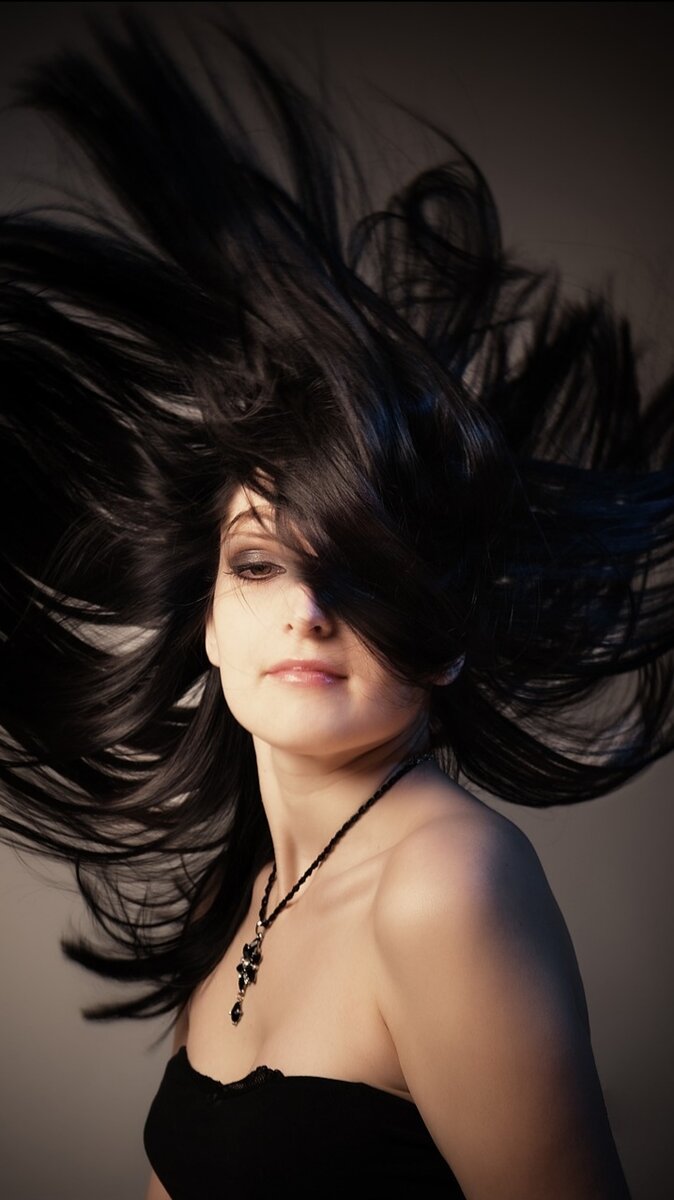 Source: https://pixabay.com/ru/photos/%D0%B6%D0%B5%D0%BD%D1%89%D0%B8%D0%BD%D0%B0-%D0%BC%D0%BE%D0%B4%D0%B0-%D0%BF%D1%80%D0%B5%D0%BA%D1%80%D0%B0%D1%81%D0%BD%D1%8B%D0%B9-%D0%B4%D0%B5%D0%B2%D0%BE%D1%87%D0%BA%D0%B0-3153999/