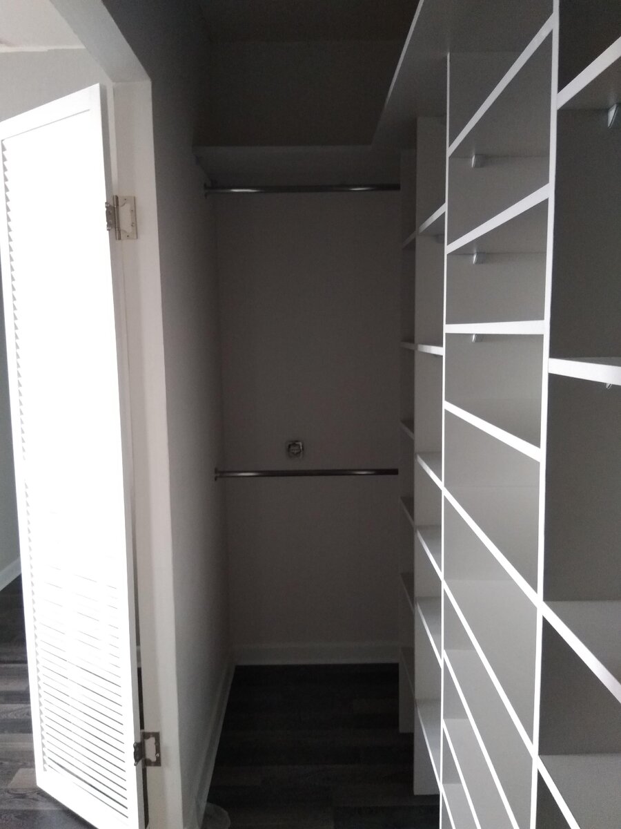 Наша гардеробная. Сторона мальчиков.