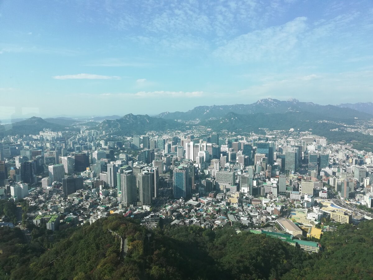 гора джугджур. хребет врезается в город с юга. гора верхний зуб кузнецкий алатау. гора маркхот новороссийск. буреинский заповедник хабаровский край.