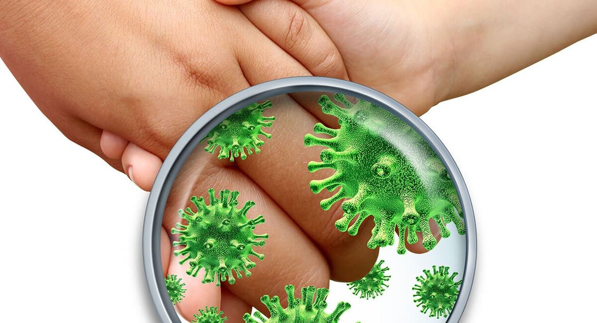 Мойте чаще руки во время эпидемии. Чтобы не заразиться от дверной ручки гриппом.