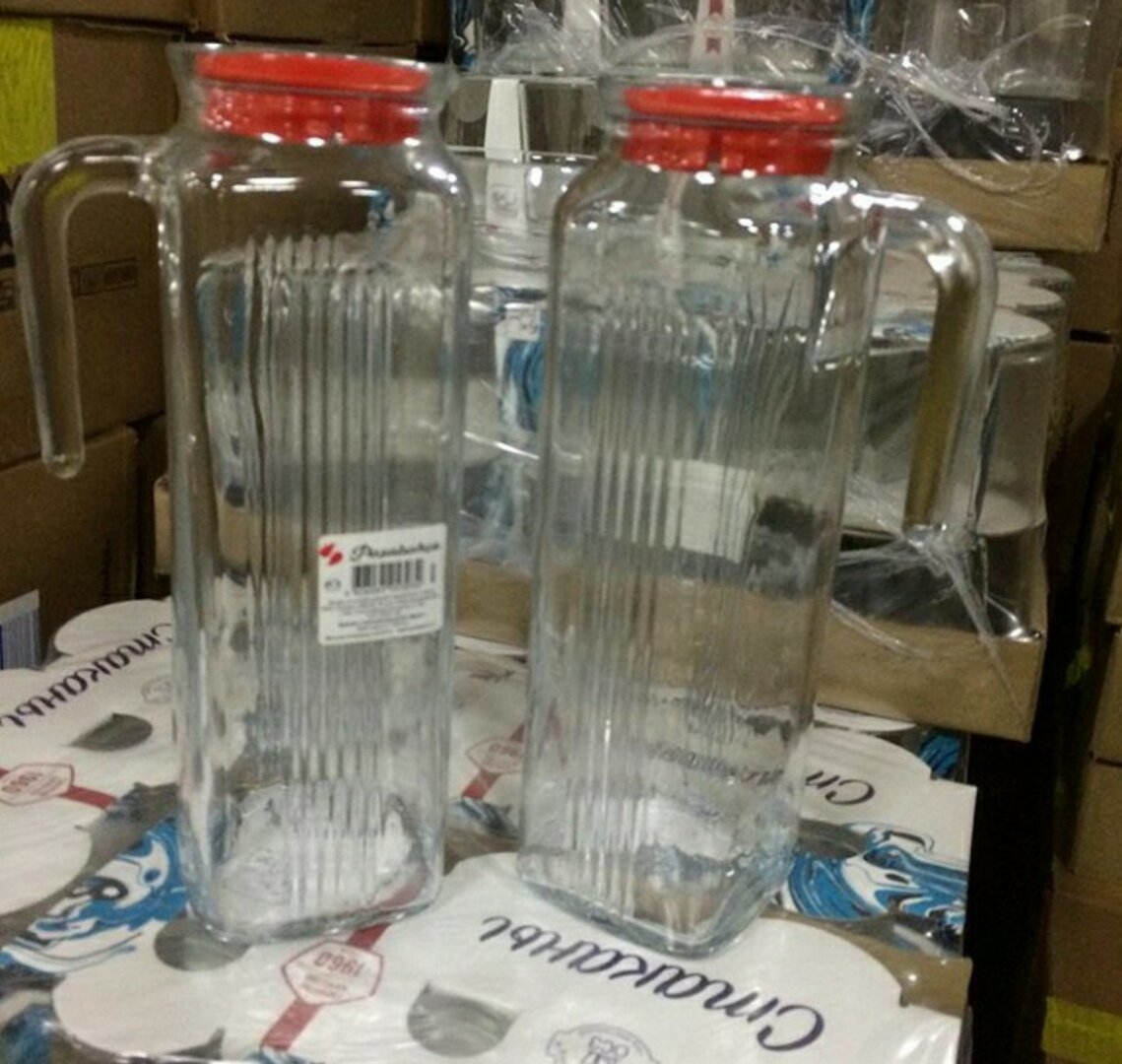 Кувшин с крышкой.Очень толстое стекло.Рекомендую.За 99 рублей!