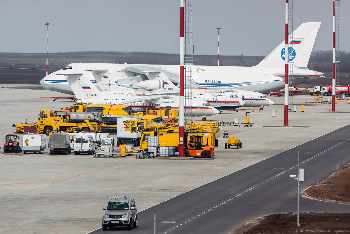 Аэропорт ростов. Аэропорт Платов. Платов аэропорт b737. КДП В аэропорту Платов. Аэропорт Платов перрон.