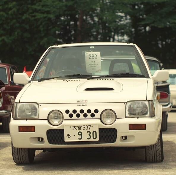 Nissan March Super Turbo. Год выпуска 1989. Построено 10000 штук. Рабочий объем - 930 куб.см. Мощность - 110 л.с.