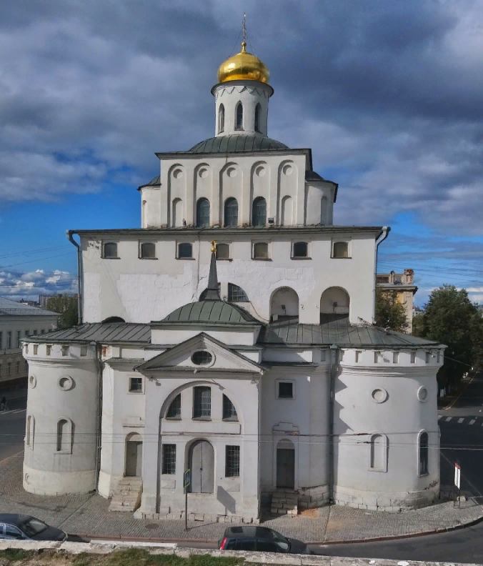 Золотые ворота с земляного вала