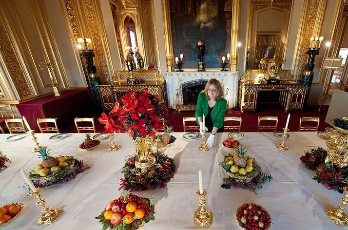 Двадцать четыре индейки и меню для корги: повар Елизаветы II рассказал о рождественском ужине во дворце