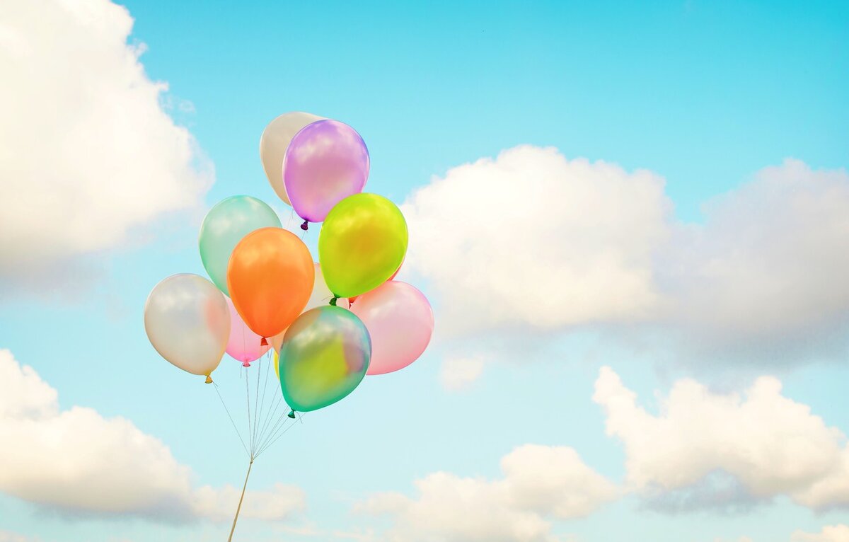 Источник: https://www.goodfon.ru/wallpaper/vozdushnye-shary-schaste-balloon-solntse-leto-colorful-summe.html