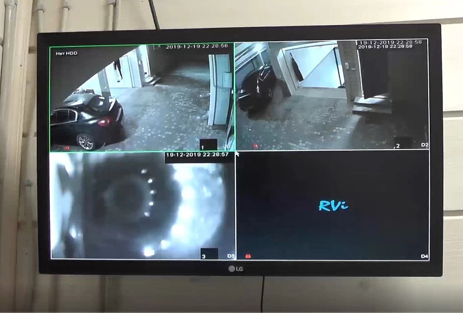 Дом был оборудован камерами Фото: ГУ МВД по Петербургу и Ленобласти