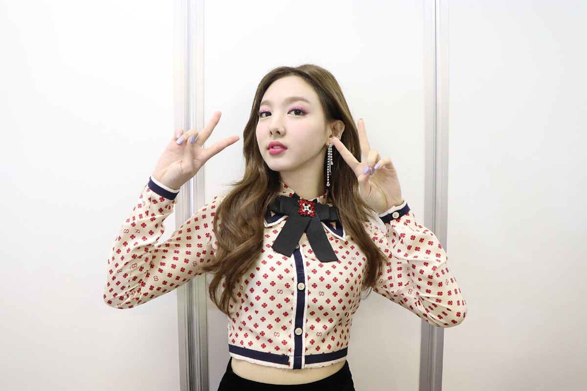 Наён твайс. Твайс участницы Наен. Наён из twice. Twice Nayeon 2019.