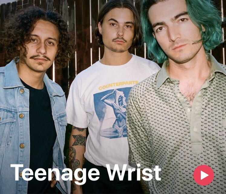 Фото взято с Apple music.