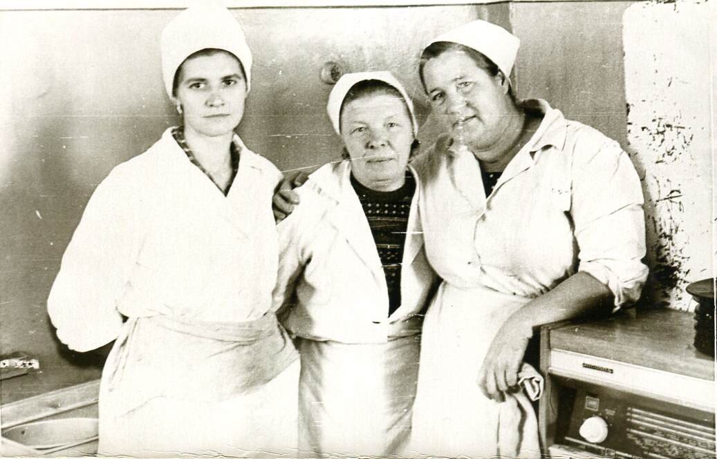 Ольга Седова крайняя справа