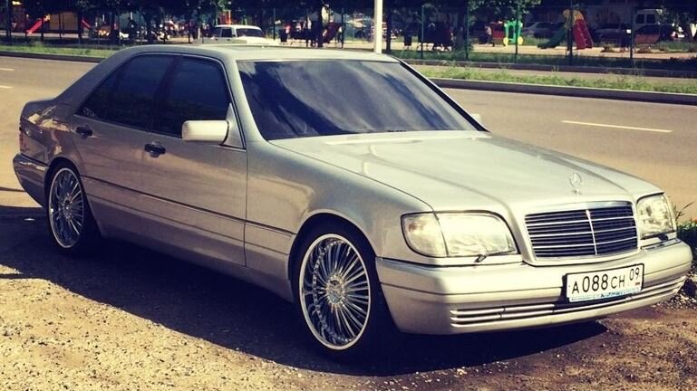 Mercedes-Benz W140